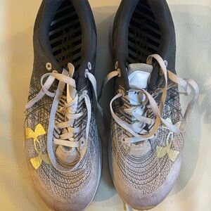 Under Armour Velociti Women's Gray and Gold Flats